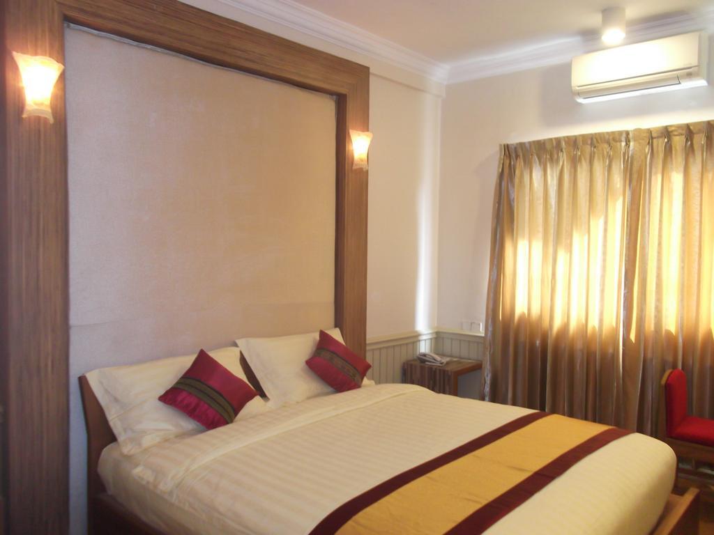 Hotel 63 Rangun Kültér fotó
