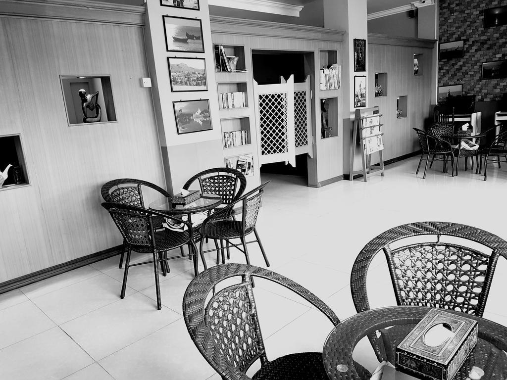 Hotel 63 Rangun Kültér fotó