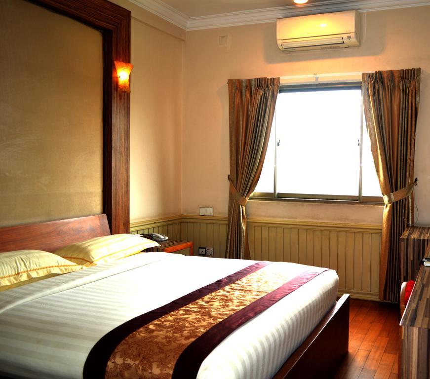 Hotel 63 Rangun Kültér fotó